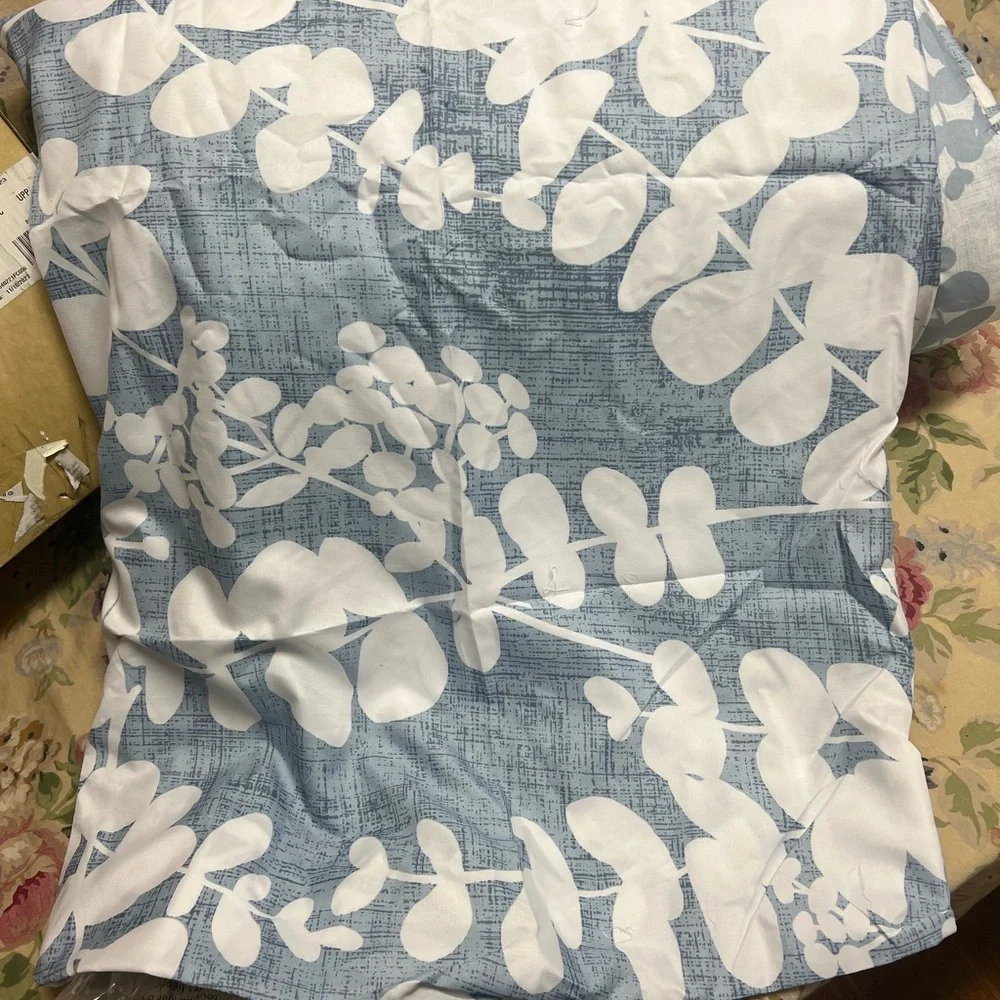 Twin comforter aria floral print reversible